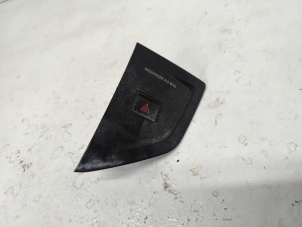 BOUTON 4 CLIGNOTANT VW - Vue 1